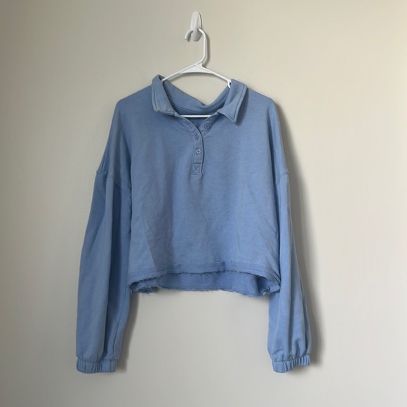 SO Sweaters - Cropped Blue Collared sweatshirt!